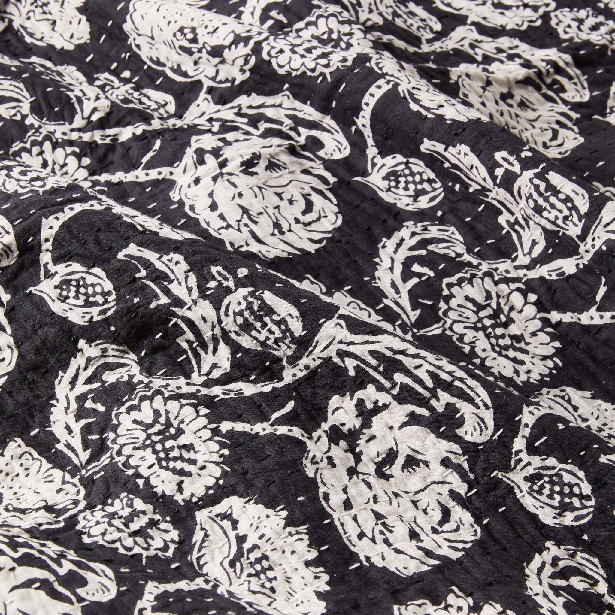 Fleurs Black and White Cotton Throw 220x250cm