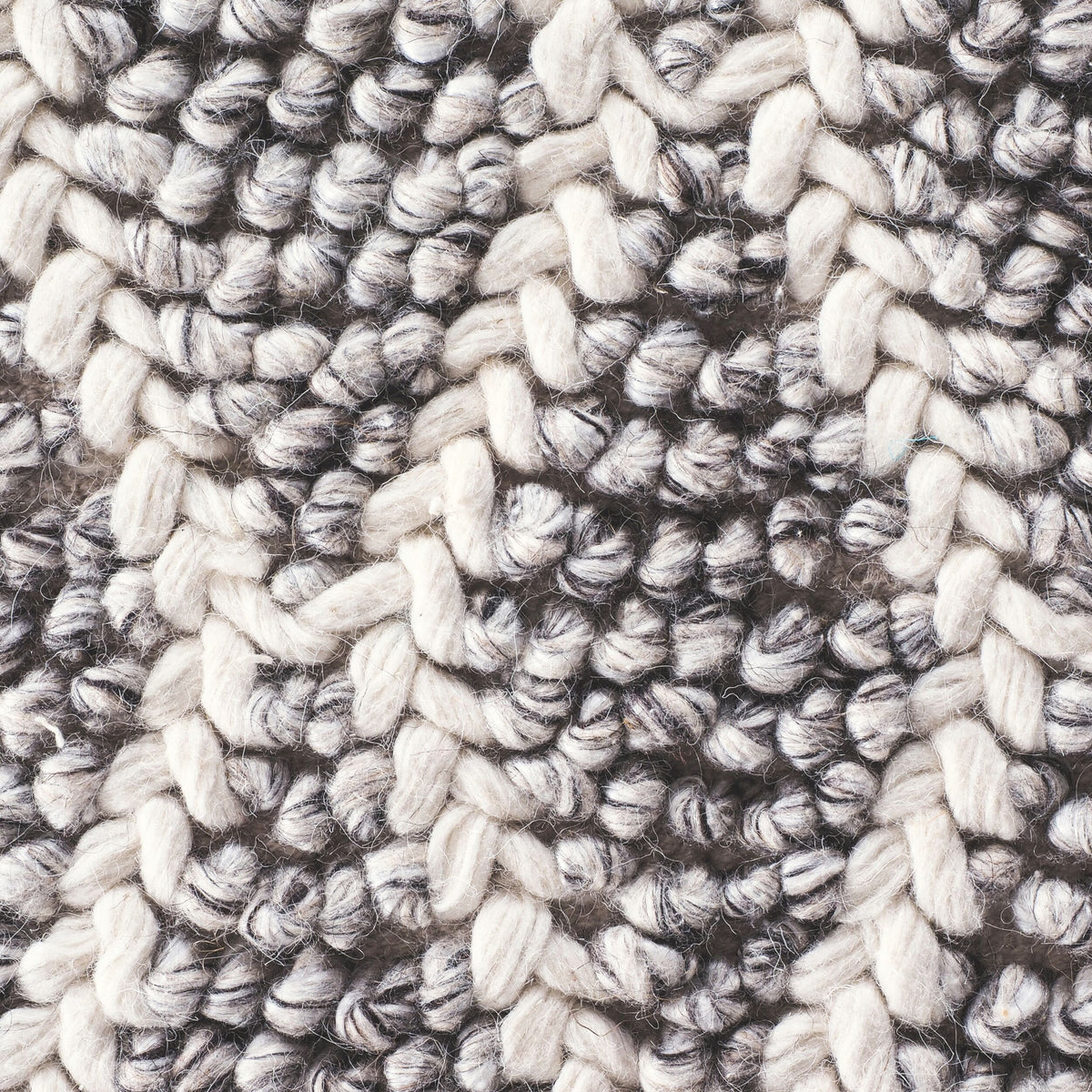 Braided Diamond Hand Woven Grey & Cream Wool Rug 400x300 cm