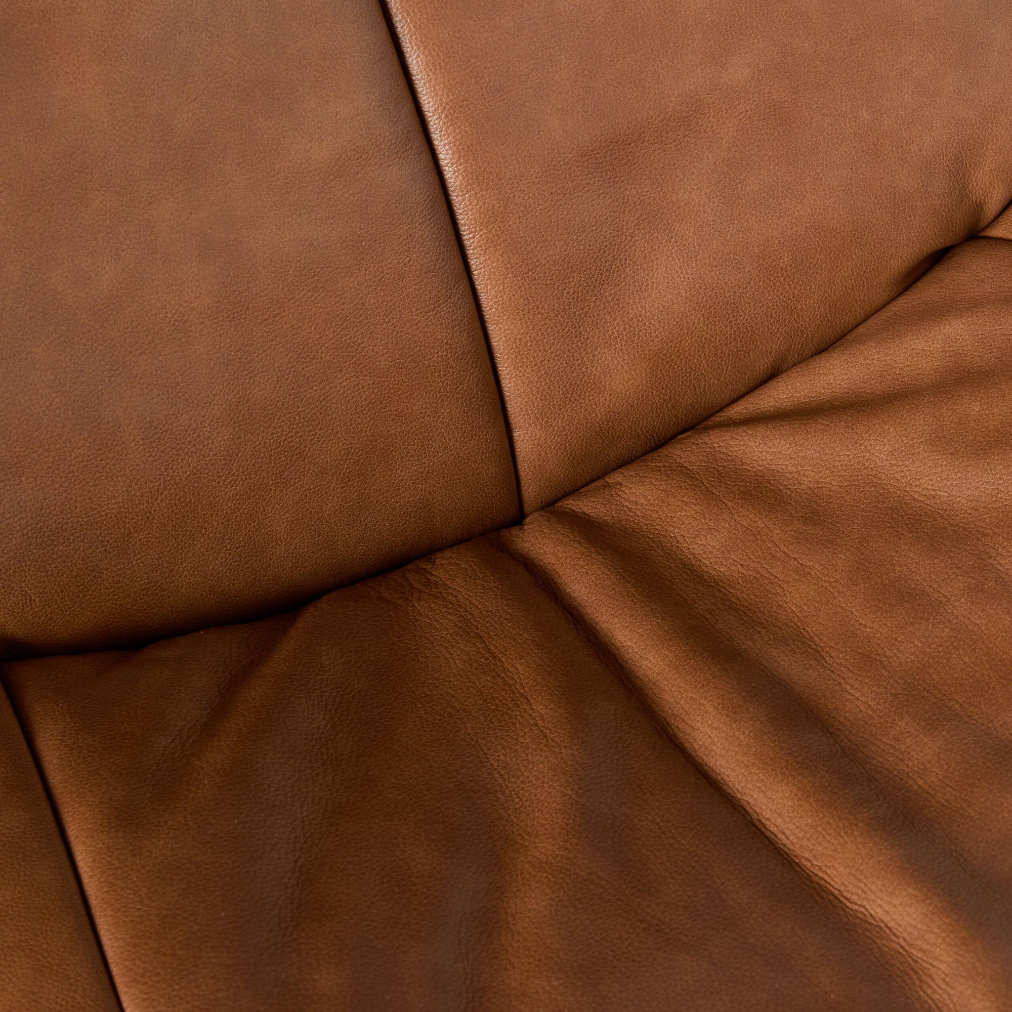 Dean Swivel Chair Dakota Vintage Saddle