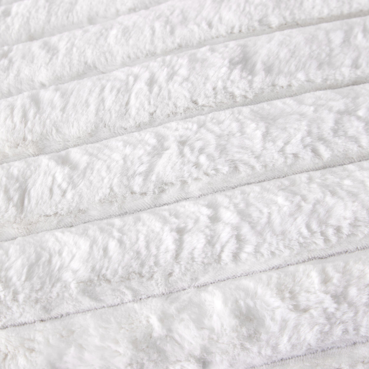 Luxe Rib Faux Fur Throw Antique White 130x170cm