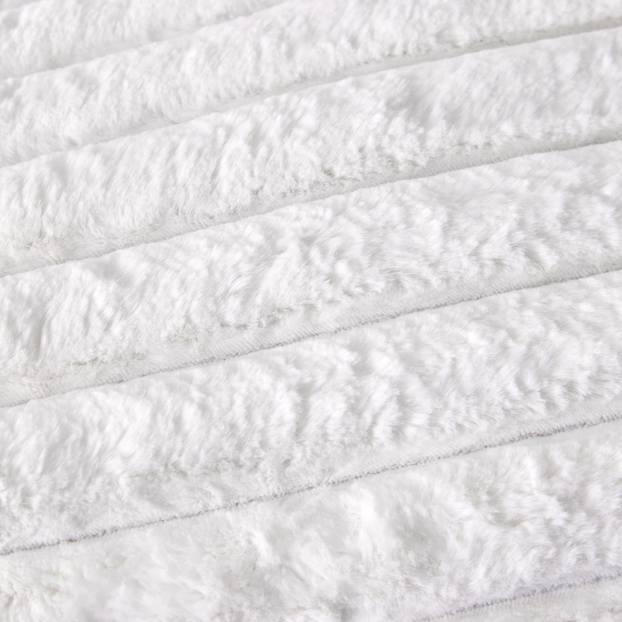 Luxe Rib Faux Fur Throw Antique White 130x170cm